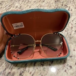 Gucci shade 100% Authentic